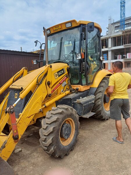 Buldoexcavator de vanzare zona Militari.