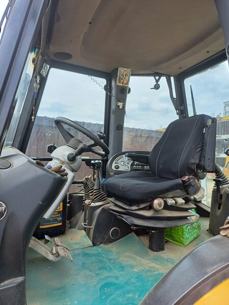 Buldoexcavator de vanzare zona Militari.