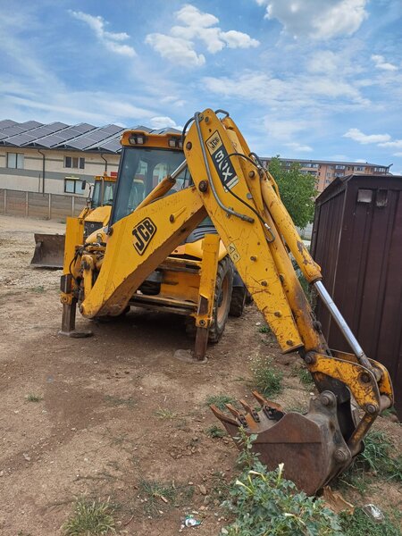 Buldoexcavator de vanzare zona Militari.