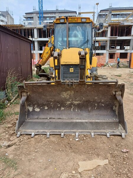Buldoexcavator de vanzare zona Militari.
